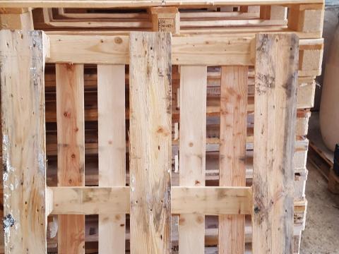 Raklap 100×120 cm – extra erős, világos, egyszer használt – Big Bag zsák alól, sűrű lécezéssel Raklap 100×120 cm – extra erős, világos, egyszer használt – Big Bag zsák alól, sűrű lécezéssel