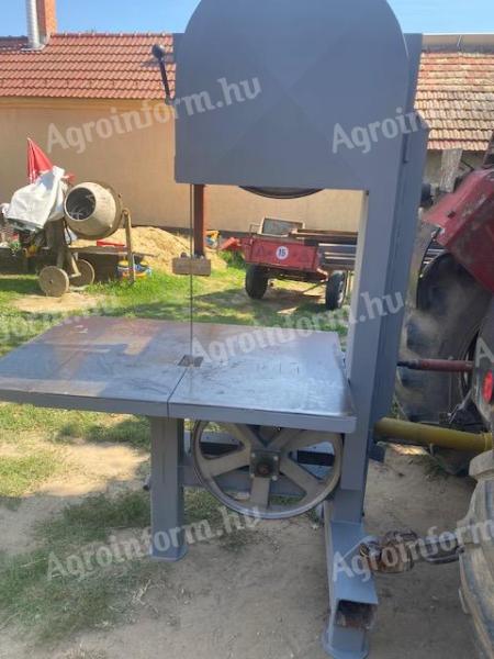 Traktor hajtású 600-as szalagfűrész eladó