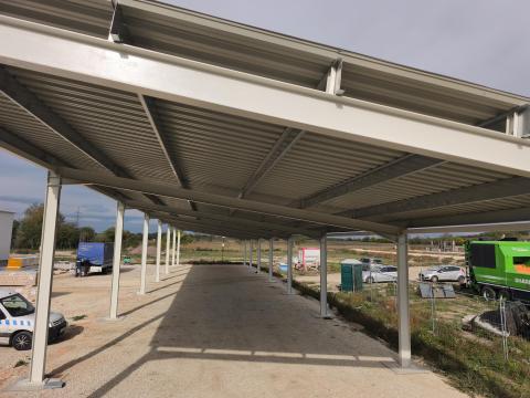 5x24x4 m-es új acélszerkezet eladó – IPE 140 gerendával, Z szelemenekkel 5x24x4 m-es új acélszerkezet eladó – IPE 140 gerendával, Z szelemenekkel