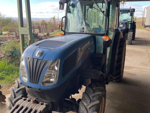 New Holland T4.95V gyümölcsös traktor eladó New Holland T4.95V gyümölcsös traktor eladó