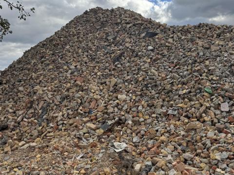 Darált beton és tégla vegyes törmelék eladó Darált beton és tégla vegyes törmelék eladó