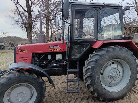 MTZ 820.4 új traktor nagyon megkímélt állapotban MTZ 820.4 új traktor nagyon megkímélt állapotban