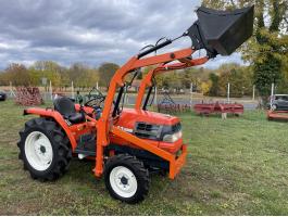 Kubota 25LE manual Új Homlokrakodó Hidraulika Kivezetés Hátul 4Új Gumi Ingyenes Szállítás Szervizelve