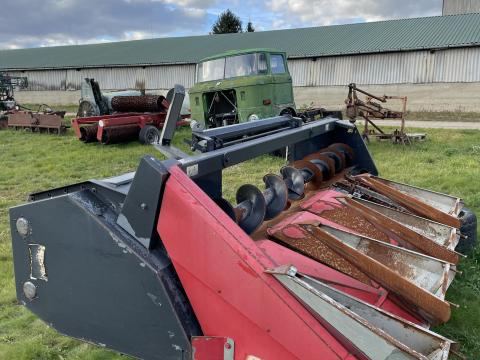 Dominoni kukorica adapter eladó, munkára kész állapotban Dominoni kukorica adapter eladó, munkára kész állapotban