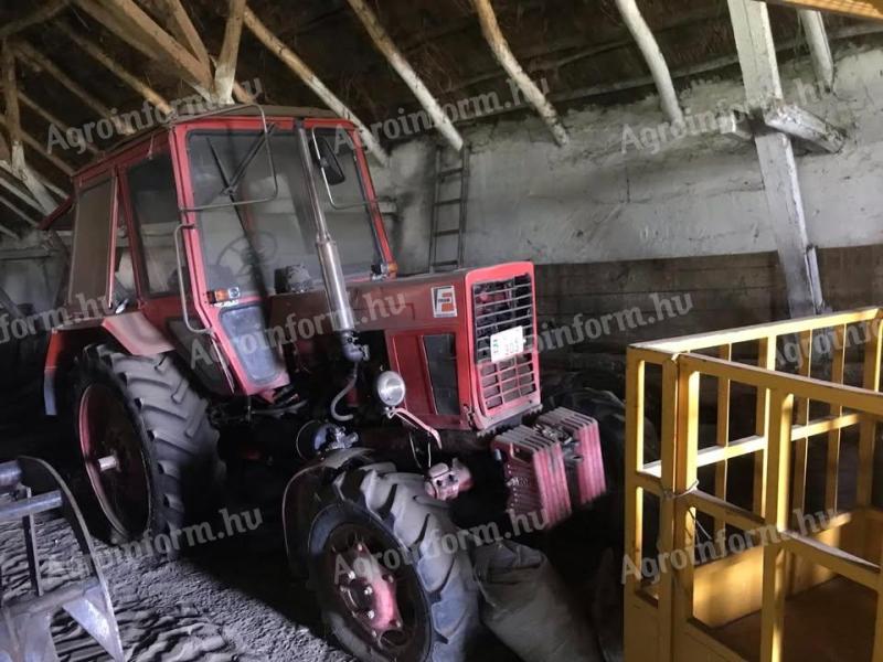 Belorusz MTZ -550 típusú traktor