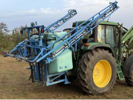 BERTHOUD MACK 1200/16 hidraulikus keretnyitású szántóföldi permetező 