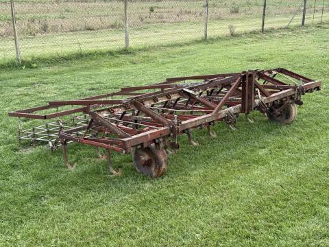 4 méteres szántóföldi kultivátor 4 méteres szántóföldi kultivátor