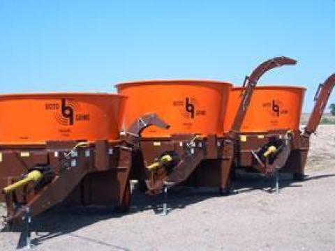 Takarmánykeverő és kiosztó gépek eladók