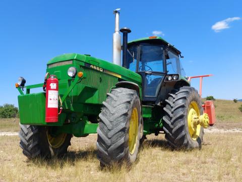 John Deere 4650 traktor (1985), rendszámmal eladó John Deere 4650 traktor (1985), rendszámmal eladó