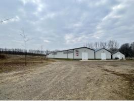 TELEPHELY,  3 csarnokkal ELADÓ,  Balkányban