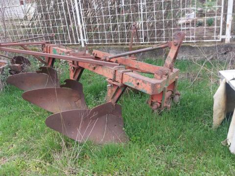 Lajta 3-as eke,  IH fejekkel eladó Lajta 3-as eke,  IH fejekkel eladó