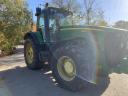 John Deere 8230