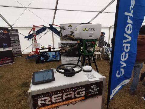 Sveaverken F100 DEMÓ automata kormányzás, robotkormány – MTZ, Solis, Valtra, Steyr, Kubota, Landini, John Deere, New Holland, Massey Ferguson, Fendt, Claas, Zetor, Deutz Fahr Sveaverken F100 DEMÓ automata kormányzás, robotkormány – MTZ, Solis, Valtra, Steyr, Kubota, Landini, John Deere, New Holland, Massey Ferguson, Fendt, Claas, Zetor, Deutz Fahr