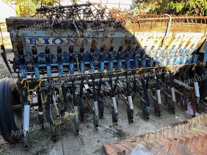 Fiona gabonavetőgép boronával eladó