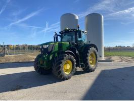 John Deere 6215R