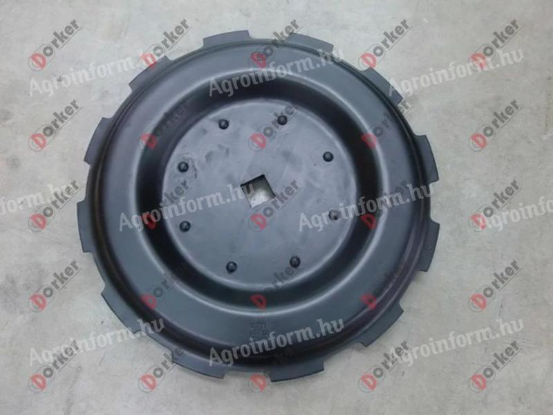 Tömörítő tárcsa 560x8,4 / 41x41 négyzetlyukú kedvezményes áron