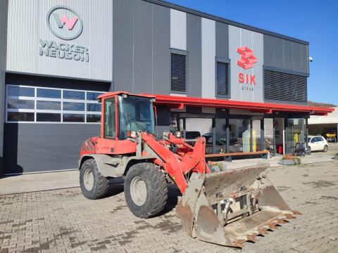 Volvo L35B-Z homlokrakodó 4 az 1-ben kanállal és raklapvillával Volvo L35B-Z homlokrakodó 4 az 1-ben kanállal és raklapvillával