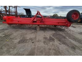 Eladó 4,5 m-es vízszintes tengelyű szárzúzó üzemképes állapotban