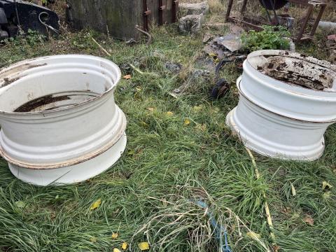 R34 ikerkerék felni, 8 db csattal – eladó felni gumira R34 ikerkerék felni, 8 db csattal – eladó felni gumira