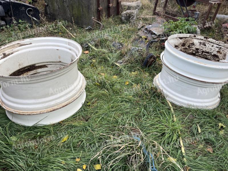 R34 ikerkerék felni, 8 db csattal – eladó felni gumira