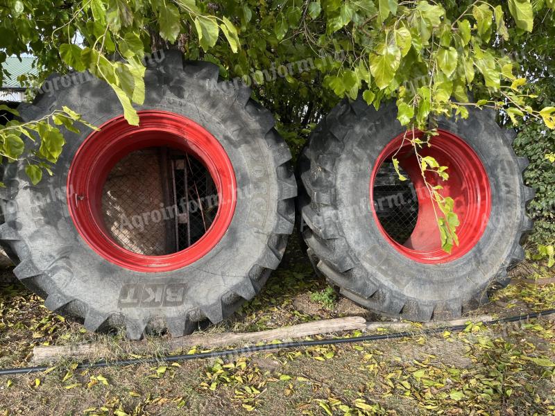 BKT 710/75 R42 ikerkerék újszerű állapotban