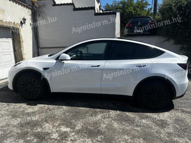 Tesla Model Y AWD Autopilot 2022, kerámiabevonat, kiváló állapotban