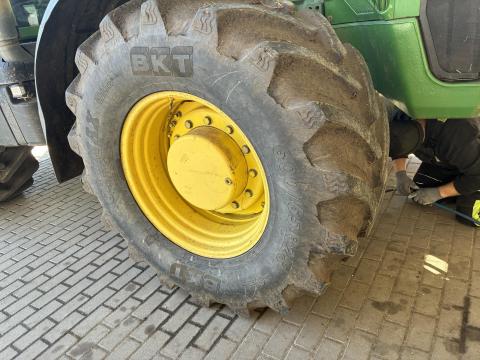 600/65R28 BKT használt gumiabroncs párban eladó 600/65R28 BKT használt gumiabroncs párban eladó