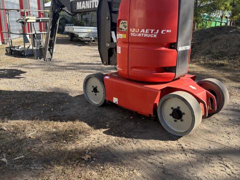 Eladó Manitou személyemelő Eladó Manitou személyemelő