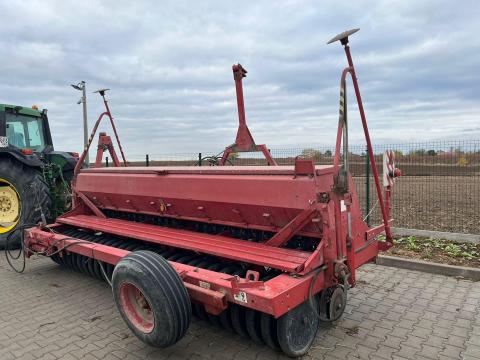 Kühne IH 6200 gabonavetőgép eladó Kühne IH 6200 gabonavetőgép eladó