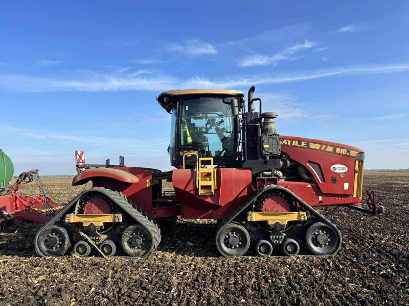 Versatile DeltaTrack DT610 törzscsuklós hevederes nagytraktor eladó Versatile DeltaTrack DT610 törzscsuklós hevederes nagytraktor eladó