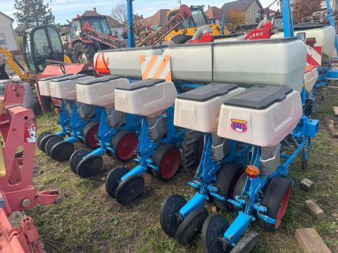 MONOSEM NG PLUS 6 SOROS TÁRCSÁS VETŐGÉP,  TELESZKÓPOS VÁZZAL,  VETÉSELLENŐRZŐVEL MONOSEM NG PLUS 6 SOROS TÁRCSÁS VETŐGÉP,  TELESZKÓPOS VÁZZAL,  VETÉSELLENŐRZŐVEL