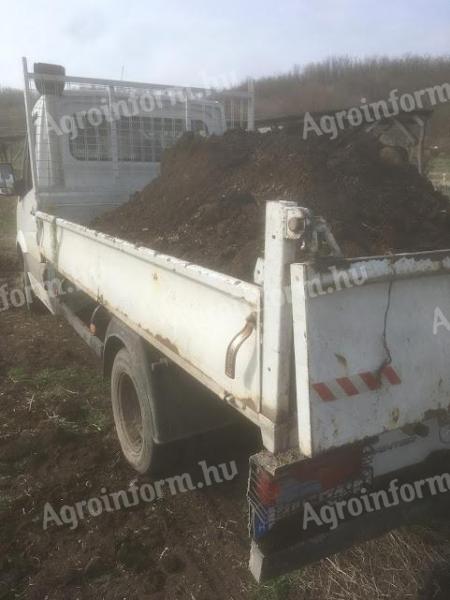 Érett trágya házhoz szállítással Fejér megyei kiskertekbe