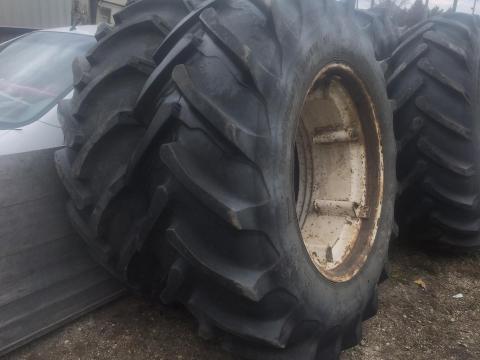 18.4 R34 Taurus gumiabroncs eladó 18.4 R34 Taurus gumiabroncs eladó