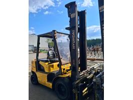 Hyundai 30D-7E homlokvillás targonca eladó – dízel, 3 000 kg teherbírás