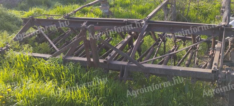 Szántóföldi kultivátor eladó 11 rugós kapával, boronával vagy borona nélkül