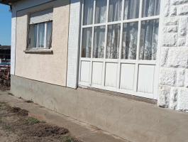 Eladó családi ház Nagyecsed központjában,  nagy telekkel