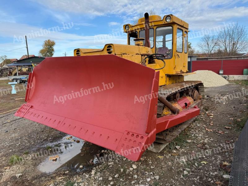 T 130 Lánctalpas Dózer