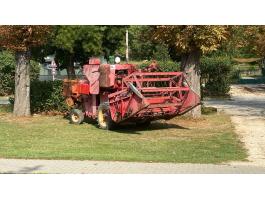 Massey Ferguson 31 parcella kombajn