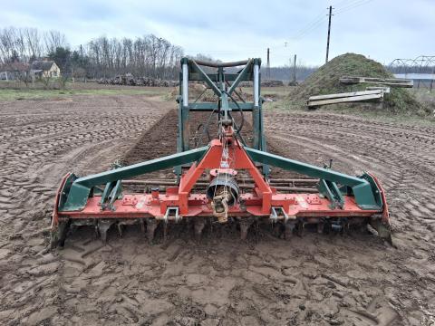 Vogel&Noot EN 300 tip 3 méteres forgóborona hidraulikus vetőgép konzollal Vogel&Noot EN 300 tip 3 méteres forgóborona hidraulikus vetőgép konzollal