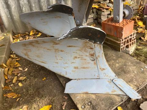 EKE 2 fejes függesztett