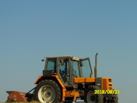 Renault 133-14 TX traktor eladó Renault 133-14 TX traktor eladó