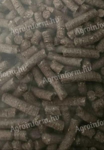 Eladó szalma pellet zsákolva