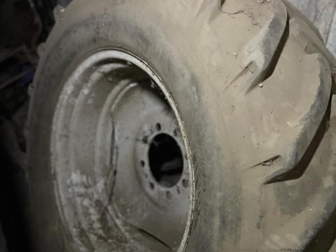 E512 kombájn gumi eladó