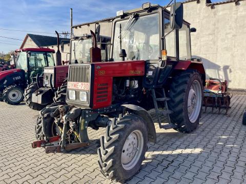 Használt MTZ 820 frontfüggesztővel Használt MTZ 820 frontfüggesztővel