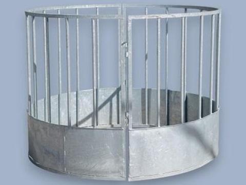 Juh hengerbála etető – gazdaságos szálastakarmány etetéshez Juh hengerbála etető – gazdaságos szálastakarmány etetéshez