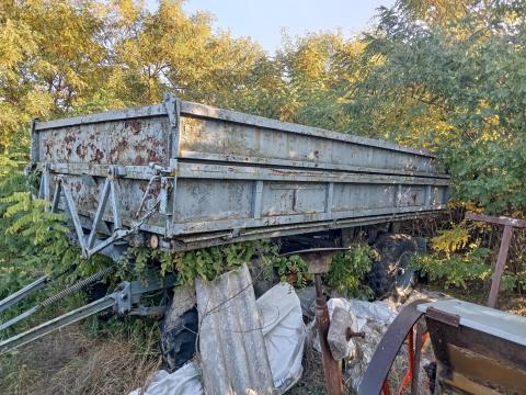 6011-es pótkocsi eladó, érvényes műszakival