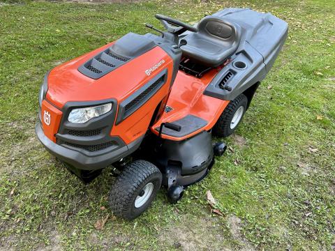 2017-es Husqvarna TC142T Fűnyíró traktor,  funyirotraktor