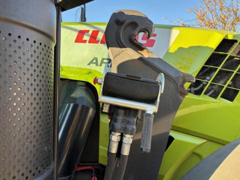 CLAAS ARION 610, STOLL homlokrakodó. 1487 ü.óra CLAAS ARION 610, STOLL homlokrakodó. 1487 ü.óra