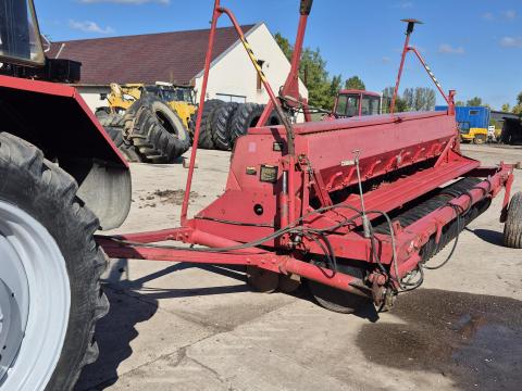 Eladó IH Kühne 6200 gabonavetőgép