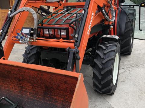 Goldoni Star 85Le homlokrakodóval, frontkihajtással, frontemelővel eladó Goldoni Star 85Le homlokrakodóval, frontkihajtással, frontemelővel eladó